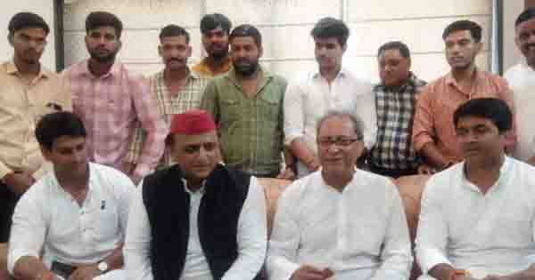 ग्वालियर पहुंचे सपा प्रमुख अखिलेश यादव, कहा- MP में भी लड़ेंगे चुनाव; नए संसदीय बोर्ड पर कसा तंज