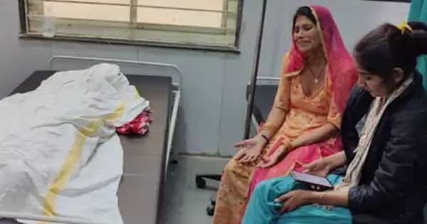 बागेश्वर धाम में राजस्थान के बाड़मेर से आई 10 वर्षीय मासूम की मौत, बाबा बोले ले जाओ इसे शांत हो गई, मिर्गी की बीमारी थी