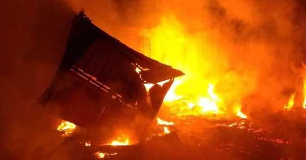 तमिलनाडु के धर्मपुरी में पटाखा गोदाम में विस्फोट के बाद लगी आग, दो लोगों की मौत