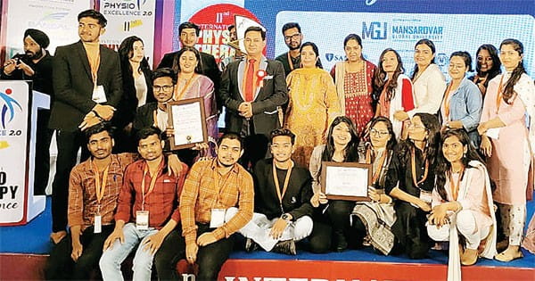 पीपुल्स विश्वविद्यालय को मिला सर्वश्रेष्ठ शैक्षणिक एवं अनुसंधान उत्कृष्टता सम्मान