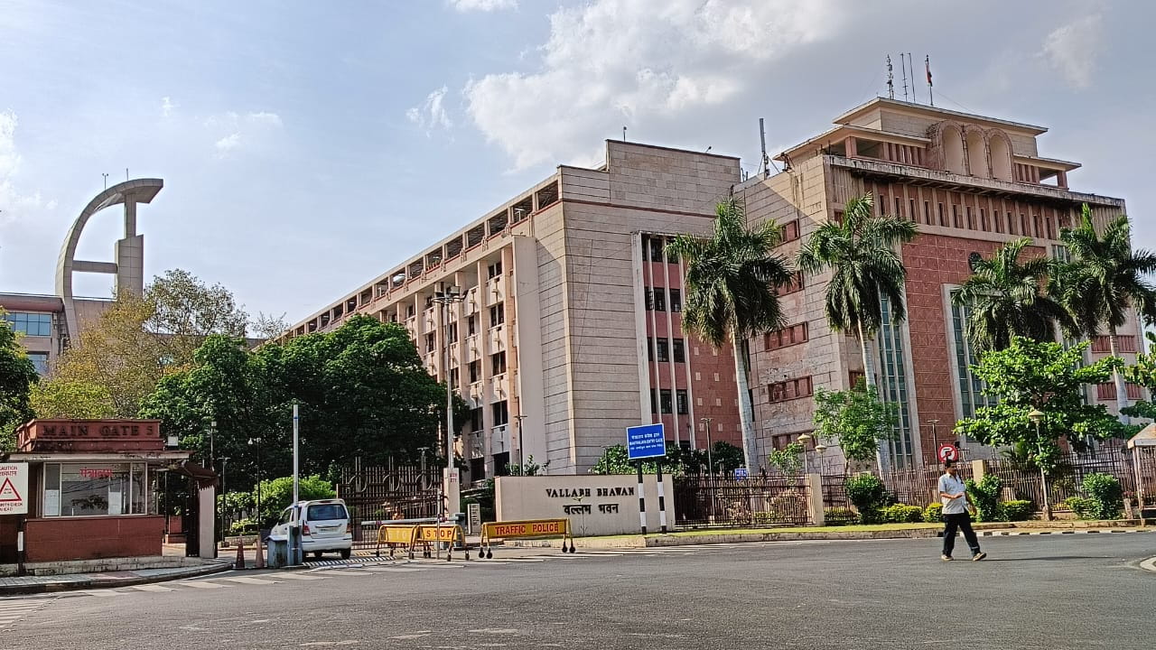 Breaking News.. चुनावी साल में प्रशासनिक सर्जरी, 7 IAS अफसरों के तबादले, 9 को अतिरिक्त प्रभार, देखें List