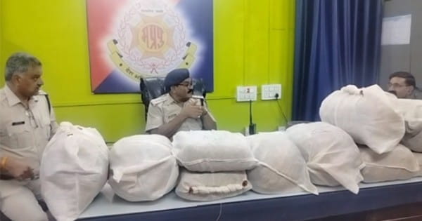 MP News : तस्करों से एक क्विंटल गांजा जब्त, ट्रक में छिपाकर ले जा रहे थे 20 लाख का माल; गिरोह के आधा दर्जन सदस्य गिरफ्तार