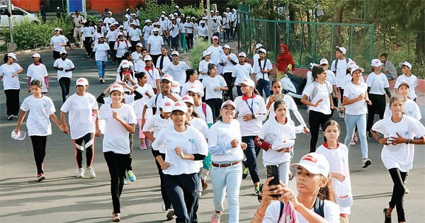 महिला समानता और सुरक्षा के लिए दौडे एक हजार महिला और युवा