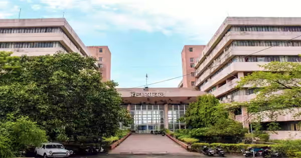 भोपाल, इंदौर सहित कई शहरों में गृह निर्माण संस्थाओं ने बेचीं जमीनें