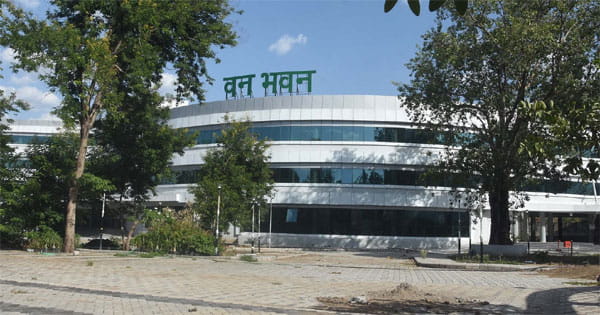 वनमंत्री की घोषणा के 45 दिन बाद भी आईएफएस पर नहीं गिरी गाज