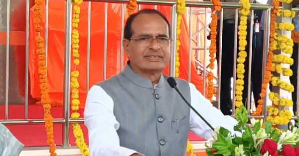 CM शिवराज ने किया मेट्रो मॉडल कोच का अनावरण : स्मार्ट सिटी पार्क में डिस्प्ले, सीएम बोले- मध्य प्रदेश बदल रहा है, तेजी से आगे बढ़ रहा है