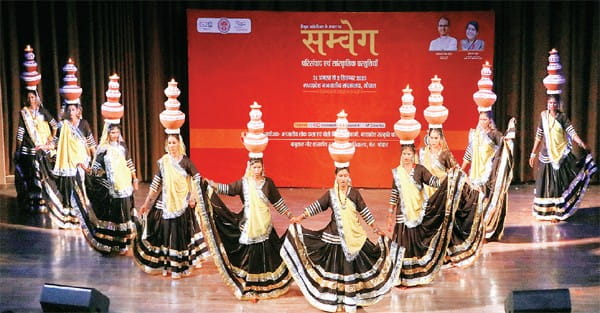 कालबेलिया समाज की लड़कियों ने मजबूरी में पढ़ाई छोड़ नृत्य को बनाया आजीविका का जरिया