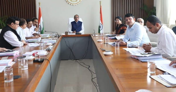 शिवराज कैबिनेट बैठक : किसान मित्र योजना को मंजूरी, 450 रुपए में सिलेंडर, लाड़ली बहनों को आवास समेत इन प्रस्तावों को मिली मंजूरी