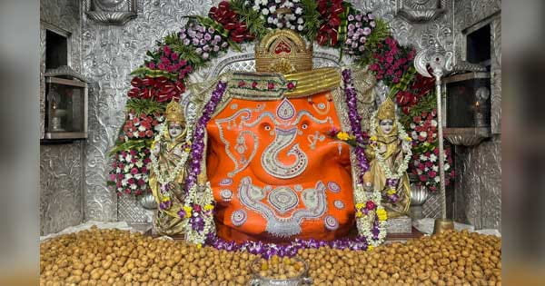 इंदौर : खजराना मंदिर में गणेश महोत्सव की शुरुआत, 4 करोड़ के आभूषणों से हुआ विध्नहर्ता का श्रृंगार; रोज एक लाख से ज्यादा लोगों के आने की संभावना