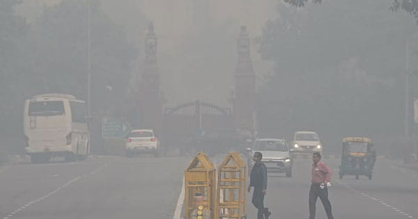 दिल्ली में जहरीली हवा से राहत नहीं : AQI गंभीर श्रेणी में बरकरार, पर्यावरण मंत्री ने बुलाई बैठक; राज्य में कृत्रिम बारिश कराने का प्लान