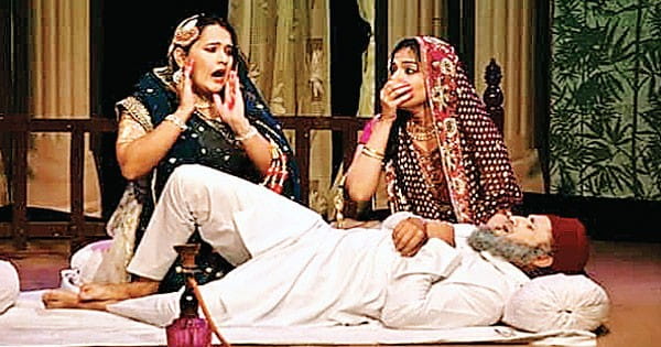 निर्देशक नए प्रोडक्शंस पर कर रहे काम, दिसंबर से मंचित होंगे पौराणिक और कॉमेडी नाटक