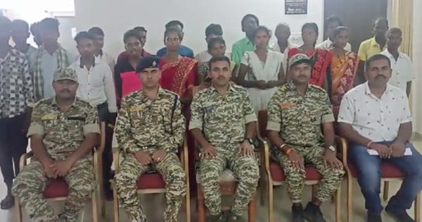 Chhattisgarh : सुकमा में 5 महिला समेत 20 नक्सलियों ने किया सरेंडर, जगरगुंडा इलाके में थे सक्रिय