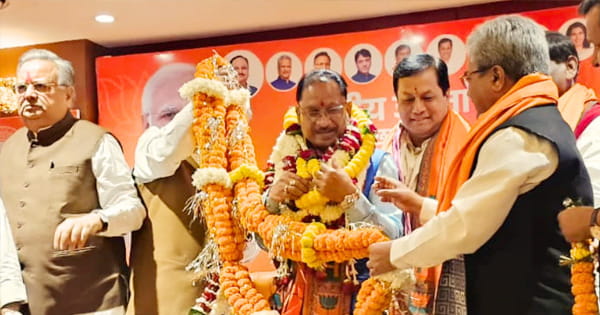 आदिवासी नेता को मिली छत्तीसगढ़ की कमान, जानिए सरपंच से सीएम तक का राजनीतिक सफर....