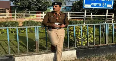 भोपाल में टीआई ने खाया जहर, पत्नी ने स्टाफ की मदद से अस्पताल में कराया भर्ती, पुलिस विभाग में हड़कंप