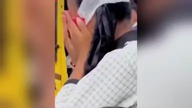 ‘मोबाइल चलाया तो आंखें चली जाएंगी!’ बच्चों को डराने का वीडियो वायरल, स्कूल पर जांच के आदेश