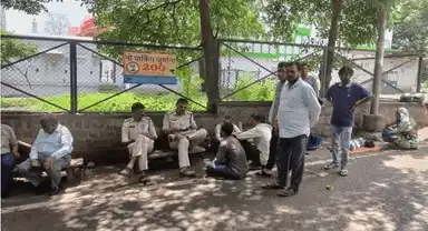 भोपाल में युवक ने पत्नी की साड़ी से लगाई फांसी, किराए के मकान में तीसरी मंजिल पर मिली लाश, पुलिस कर रही जांच