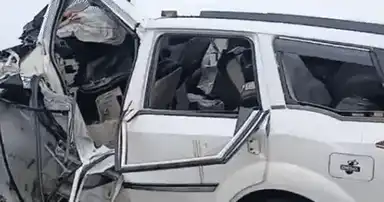 राजगढ़ में भीषण हादसा : डिवाइडर से टकराई कार, मां-बेटे समेत 4 की मौत, 3 घायल, अयोध्या दर्शन कर लौट रहा था परिवार