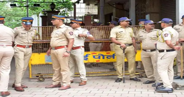 mumbai police on alert